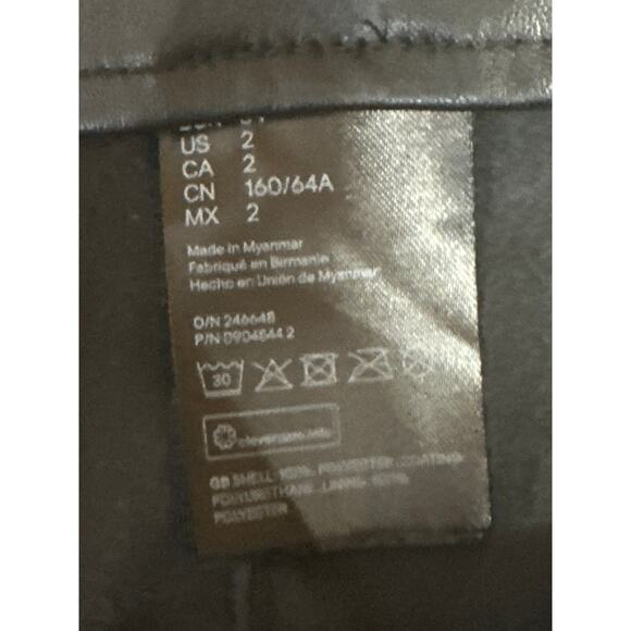 H&M Divided Black Faux Vegan Leather Pleated High Waisted Straight Leg Shorts 2 - Picture 5 of 5